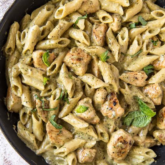Creamy Chicken Pesto Alfredo